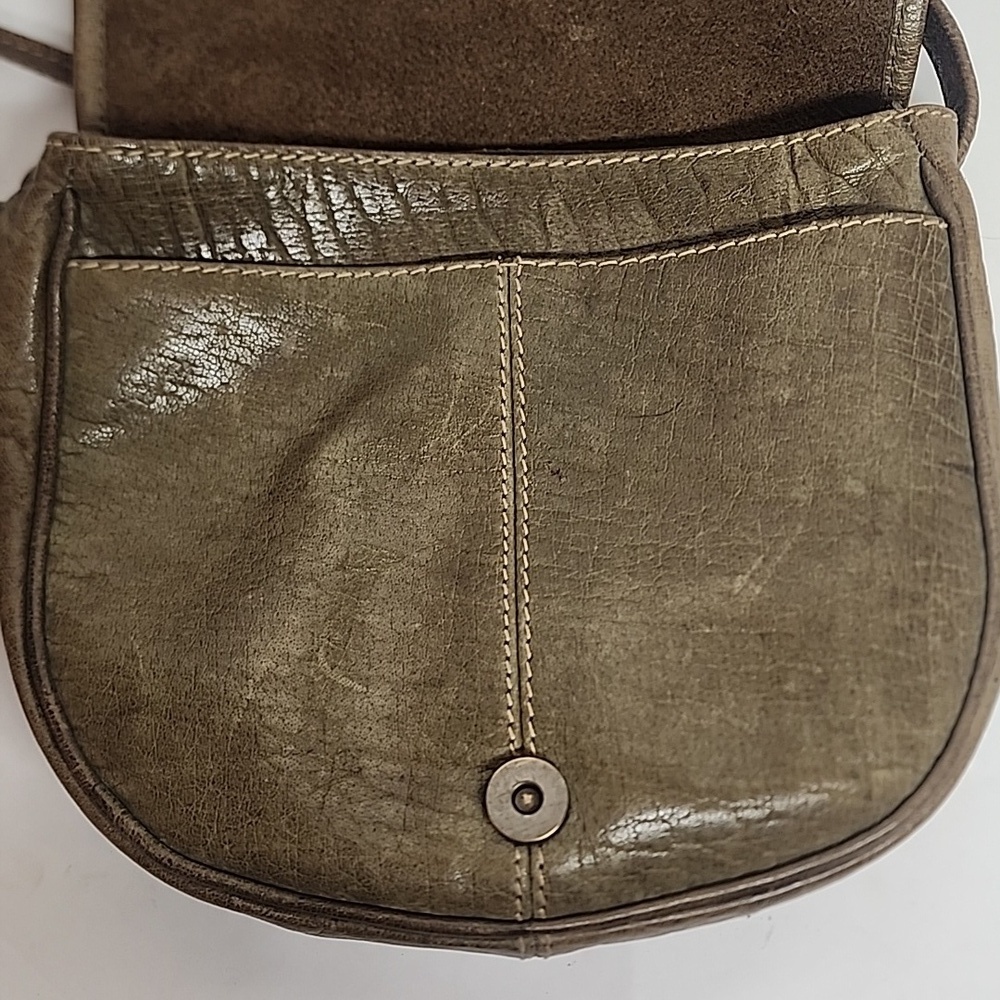 Vintage Distressed Olive Green Leather Unisex Crossbody Messenger SaddleBag - Picture 4 of 10